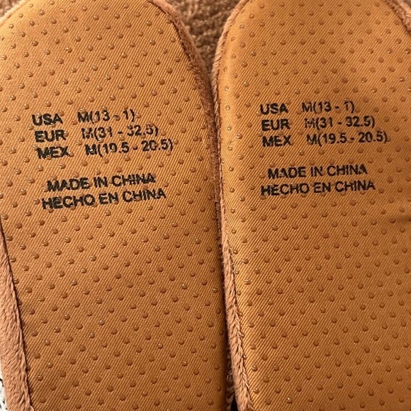 Rudolph The Red Nose Reindeer Slippers Size 13/1 - Picture 3 of 3